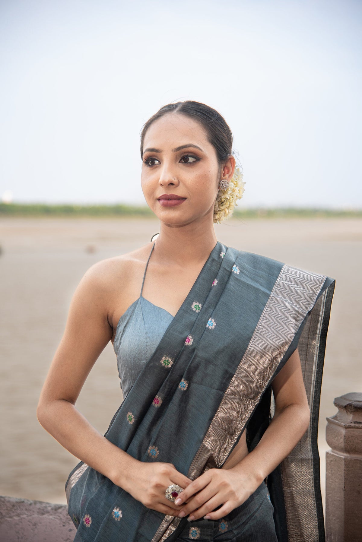 Danyah Banaras Plain Cotton Saree With Meenakari Work — image 2