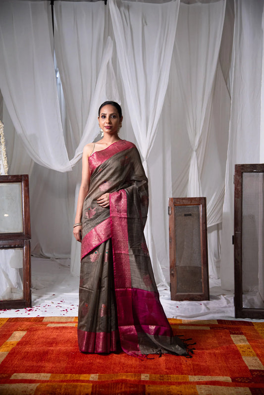 Danyah Banaras Cotton Salab With Red Border Pre Draped Saree