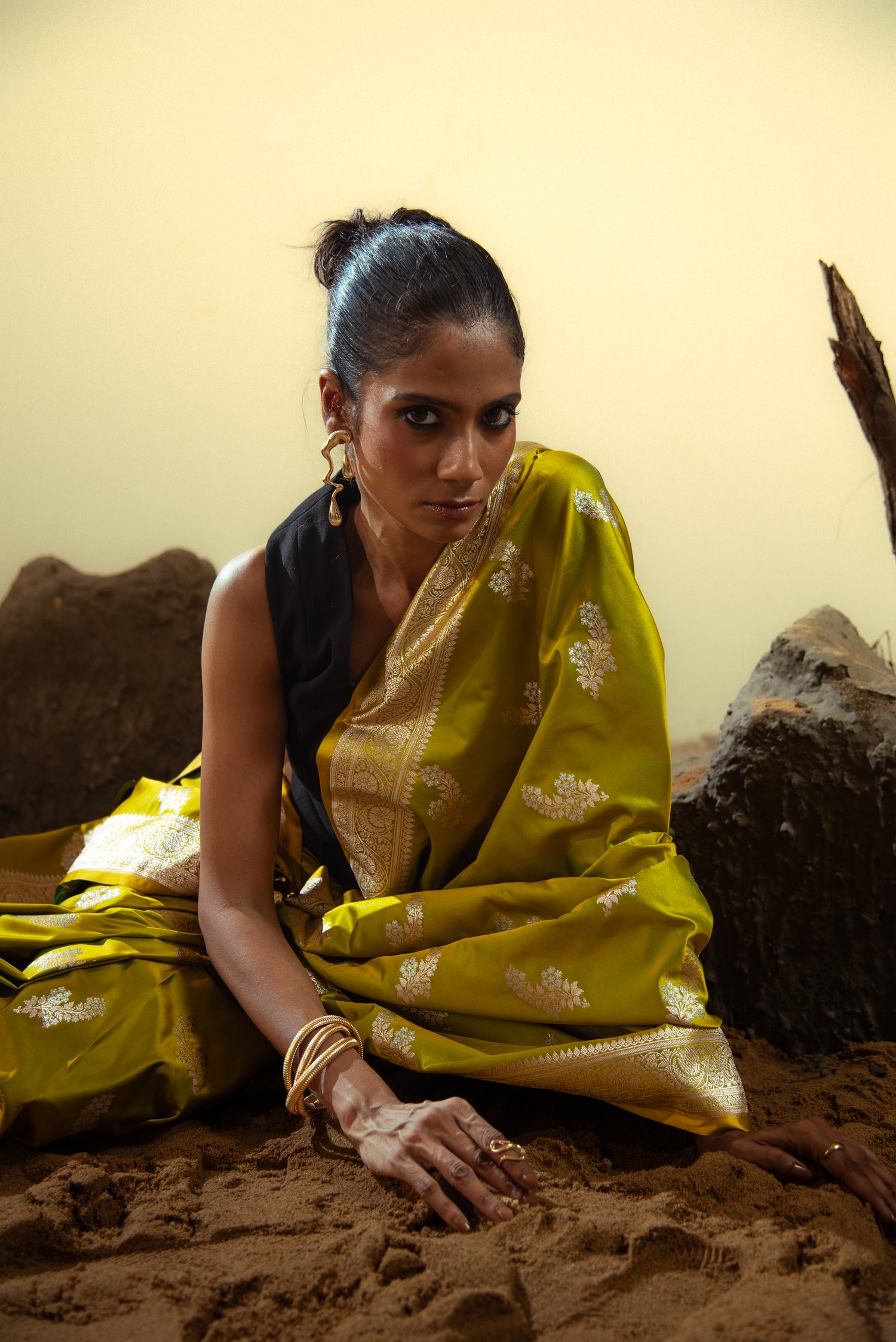 Danyah Banaras Katan Silk Sonarupa Predraped Saree
