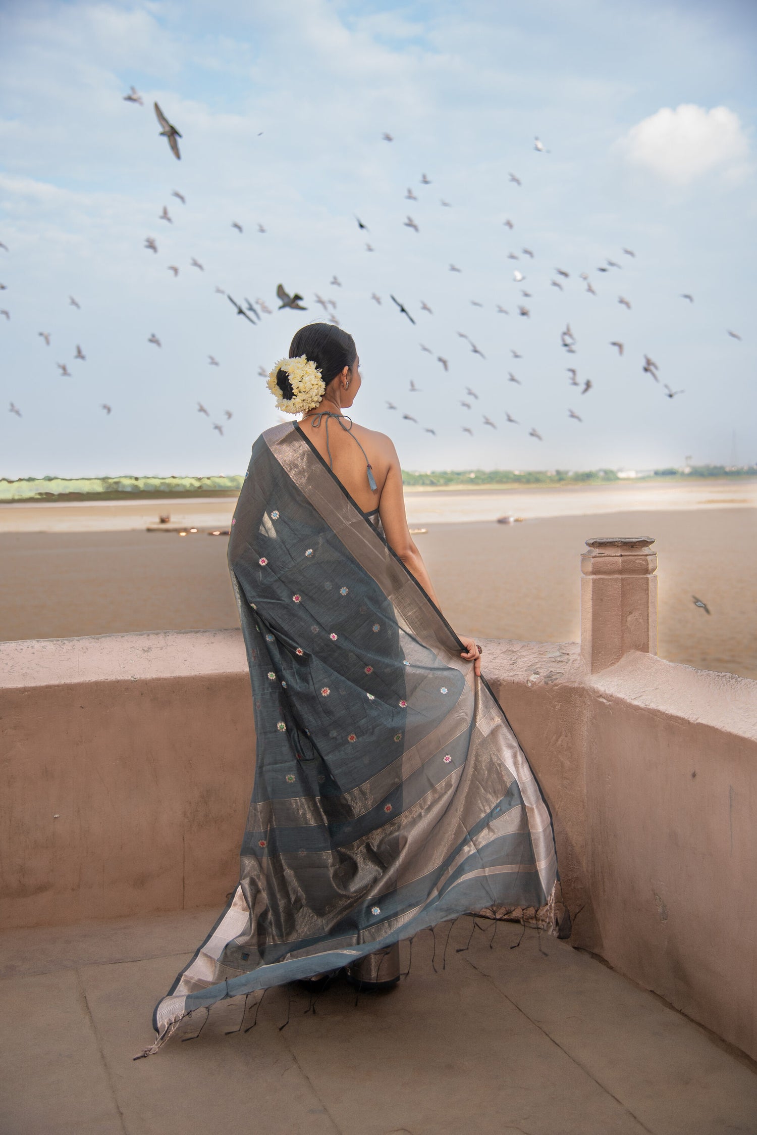 Danyah Banaras Plain Cotton Saree With Meenakari Work