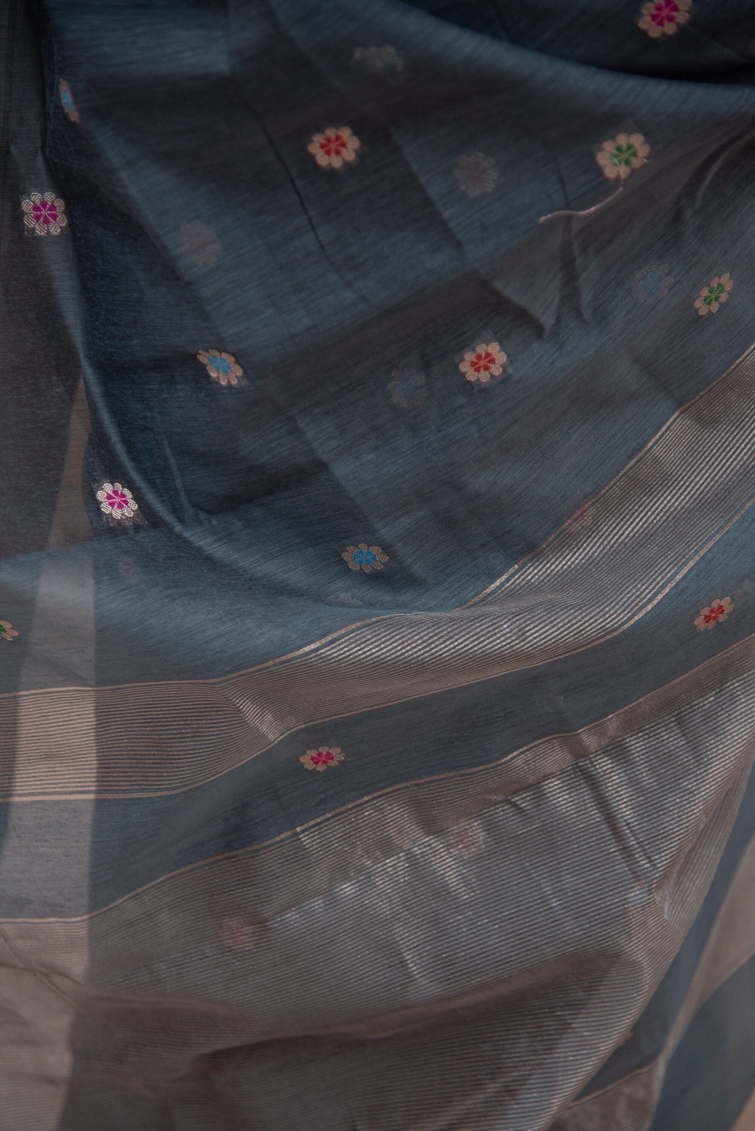 Danyah Banaras Plain Cotton Saree With Meenakari Work