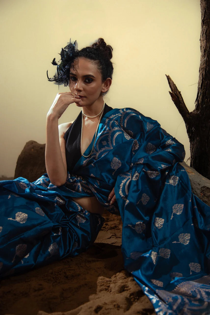 Danyah Banaras Semi Katan Silk Predraped Saree — image 4