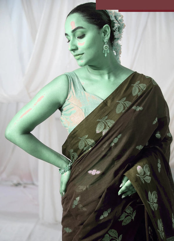 Danyah Banaras — Banarasi Gold Zari