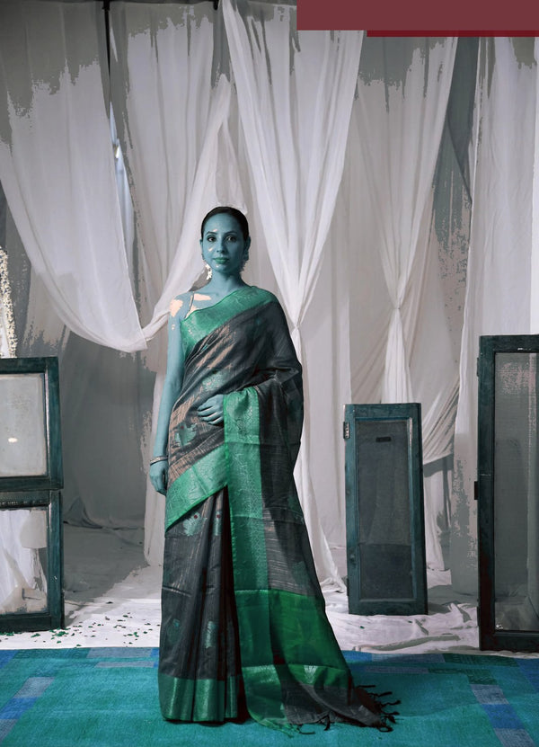 Danyah Banaras — Peacock S Pride